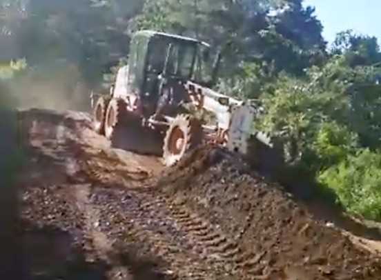 Camacã: Prefeitura inicia a recuperação da estrada de Jacareci
